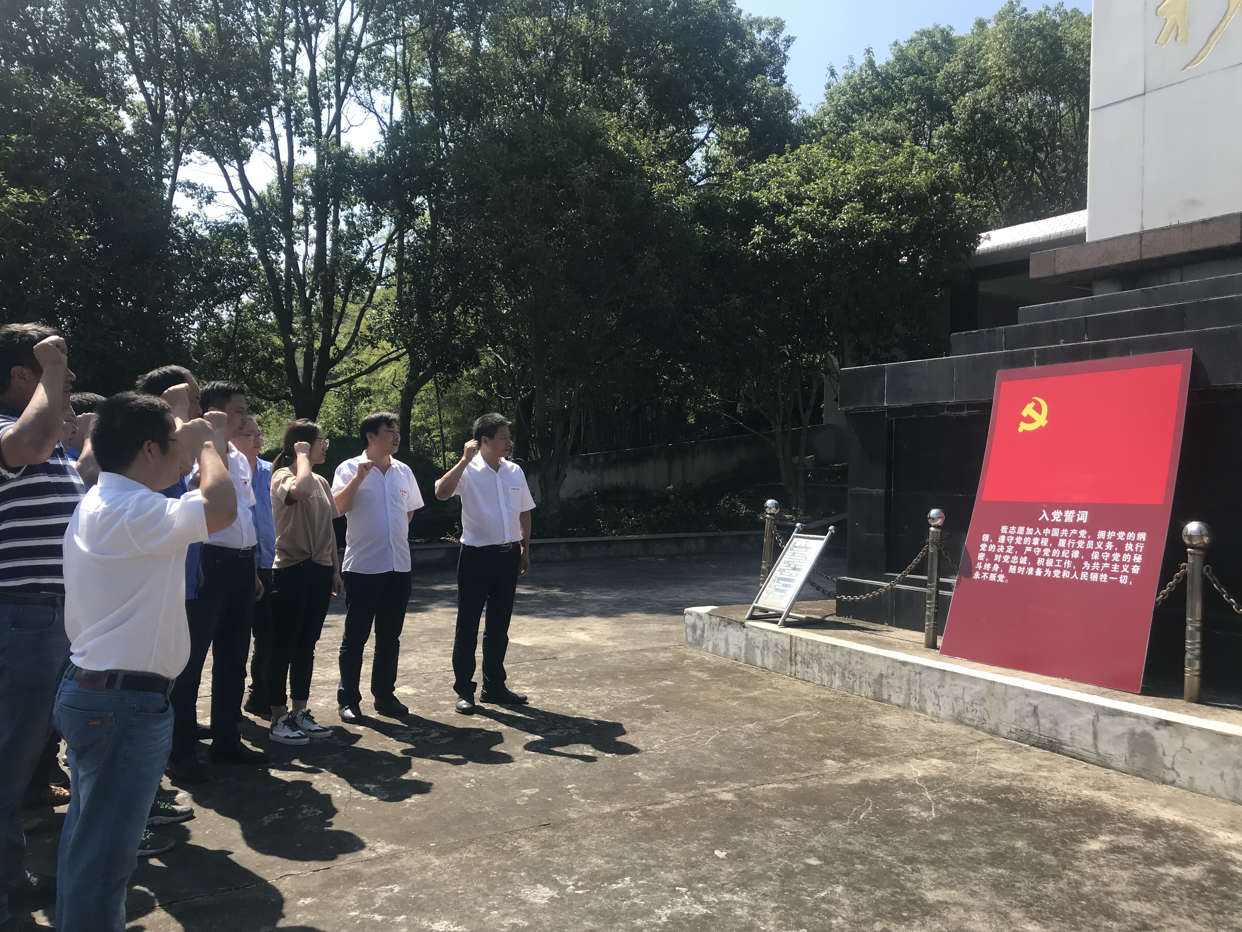 數控雕銑機,模具雕銑機,立式加工中心,石墨雕銑機-凱博數控